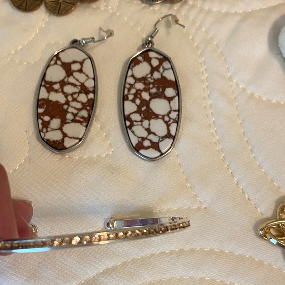 Elegant Multi-Color Jewelry Set - Picture 4 of 7